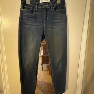 Levi's Cropped denim size 6